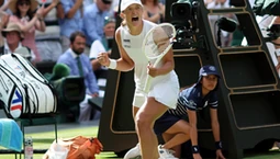 Świątek na Wimbledonie zarobiła miliony. Wyprzedziła Hingis i Szarapową