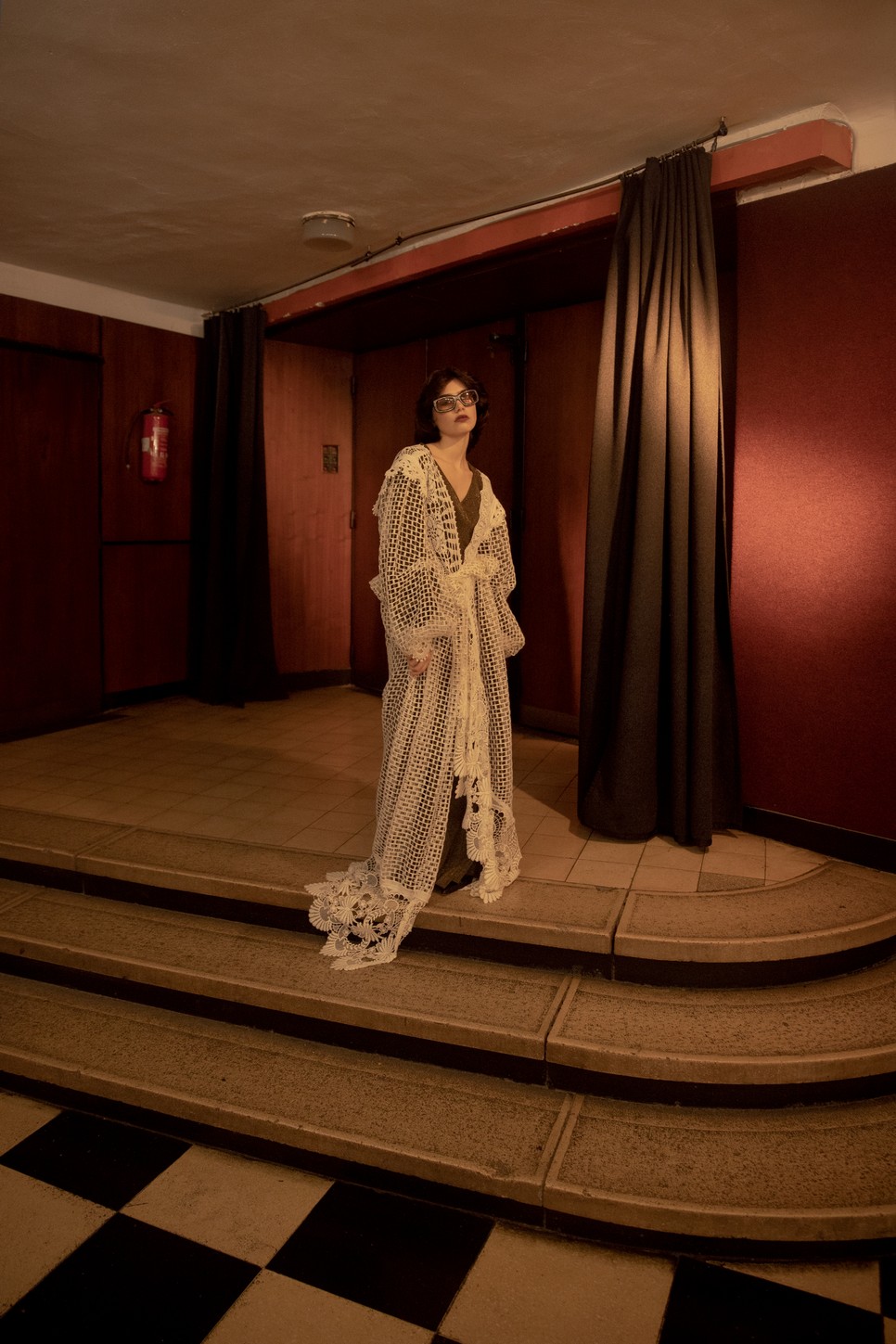 A besúgó sztárjainak vintázs Gucci szettjei visszarepítenek az időben