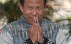 Namaste, czyli powitanie czasów zarazy. Stosuje je już nawet Trump [REPORTAŻ]