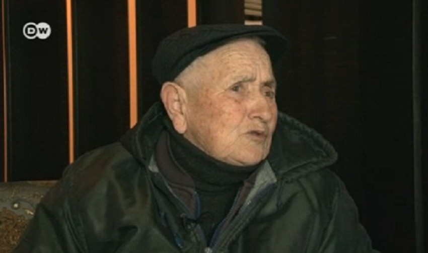 Škurtan Maljaj kaže da je već sa četiri godine počeo da nosi mušku odeću