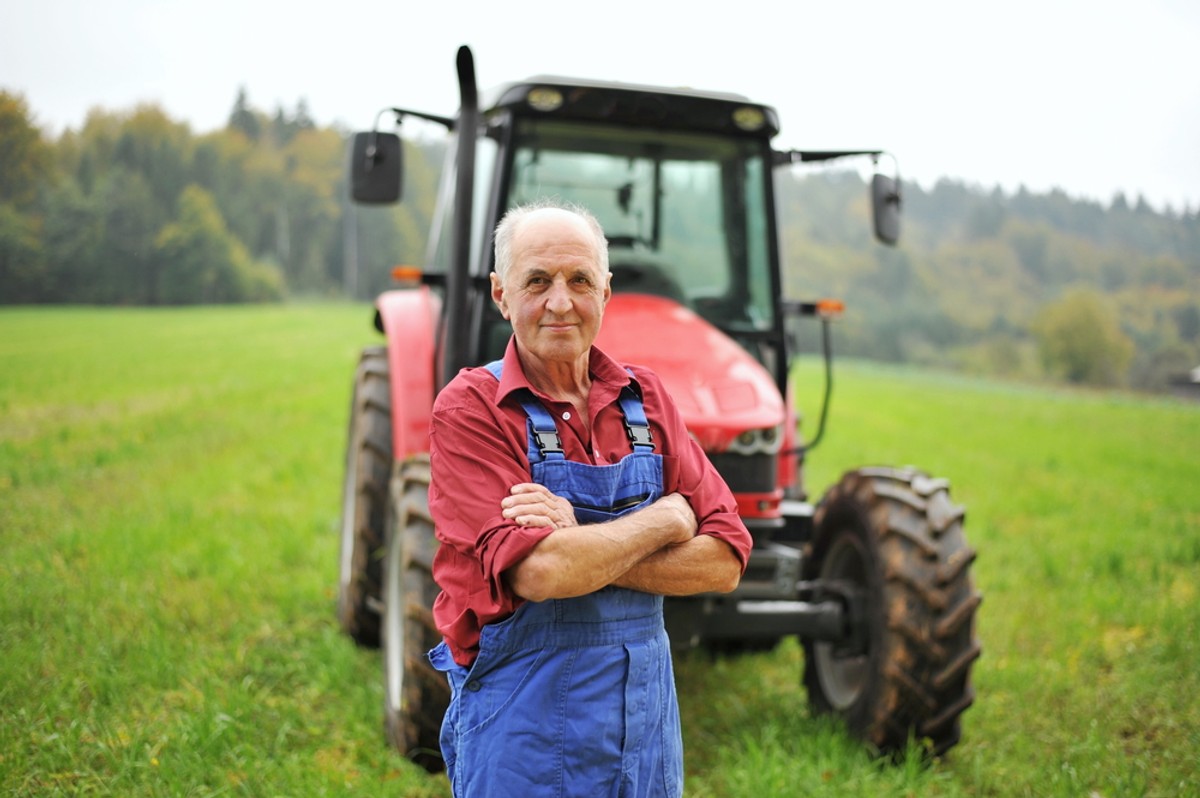 W celu udowodnienia stażu pracy w rolnictwie pracownik powinien uzyskać w urzędzie gminy zaświadczenie stwierdzające okresy jego pracy w indywidualnym gospodarstwie rolnym w celu przedłożenia go w zakładzie pracy.