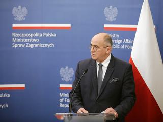 Briefing prasowy z udzialem szefa polskiej dyplomacji Zbigniewa Raua