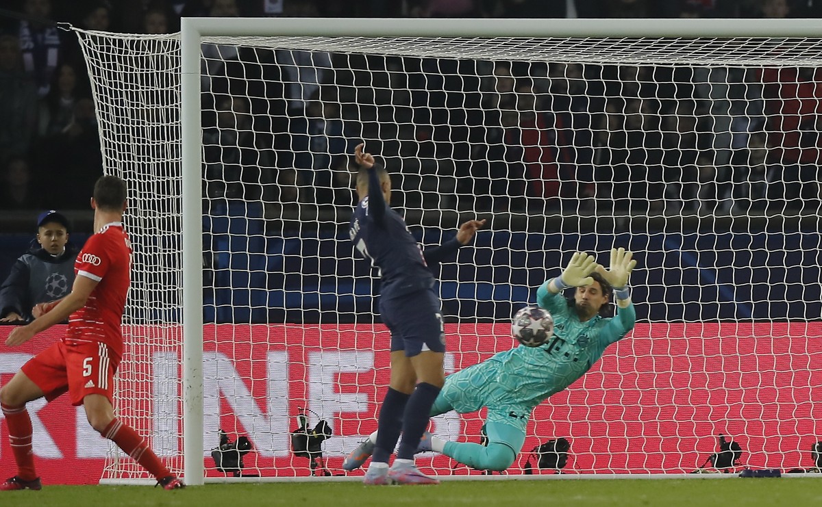 Yann Sommer i Kylian Mbappe