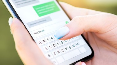 uwaga na fałszywe sms-y przed świętami. jedno kliknięcie może wyczyści