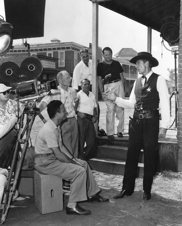Reżyser Fred Zinnemann i aktor Gary Cooper na planie filmowym, 1952 r.