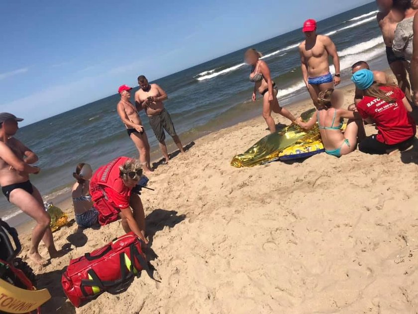 Akcja ratunkowa na plaży w Gdańsku Sobieszewie