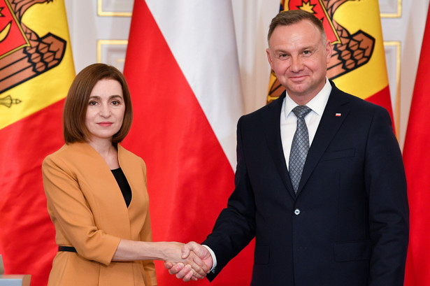 Prezydent RP Andrzej Duda i prezydent Mołdawii Maia Sandu podczas konferencji prasowej po spotkaniu w Belwederze w Warszawie