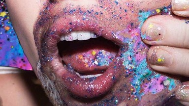 MILEY CYRUS - "Miley Cyrus & Her Dead Petz"