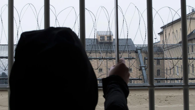 JEZIVA SUDBINA! Nevin robijao 19 godina - pismo otkrilo STRAŠNU ISTINU!