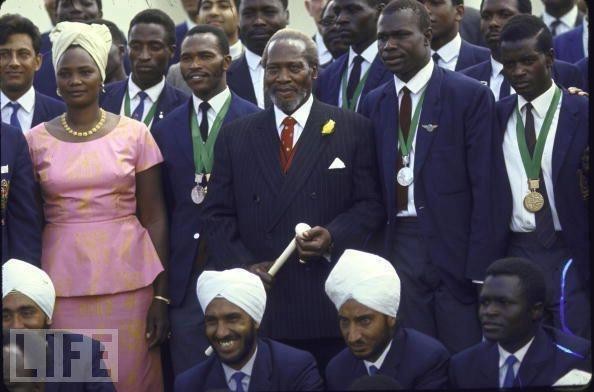 Daniel Rudisha (standing, second right) with Kenya’s first president Mzee Jomo Kenyatta (Twitter) 