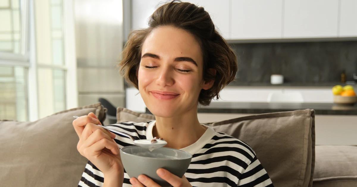 Kiedy jeść śniadanie, by schudnąć? Specjaliści ustalili optymalną godzinę