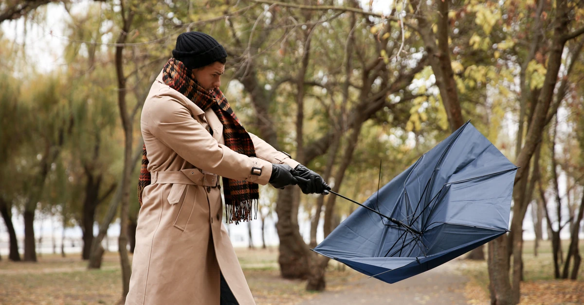 Nadchodzi załamanie pogody! Gwałtowne ochłodzenie, wiatr, niskie temperatury i przymrozki opanują Polskę. Kiedy dokładnie?