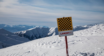 Było o krok od tragedii! Lawina porwała 30-letnią narciarkę