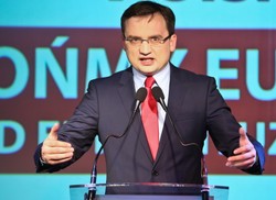 Nowy plan Ziobry: Chce europejskiego rejestru pedofilów