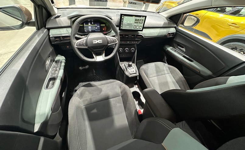 Nowa Dacia Jogger Hybrid 155