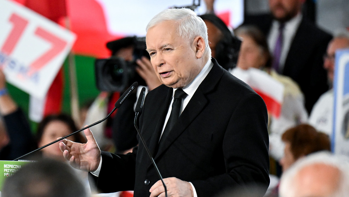 Jarosław Kaczyński wszedł na scenę. Nagle padły słowa po niemiecku [WIDEO]