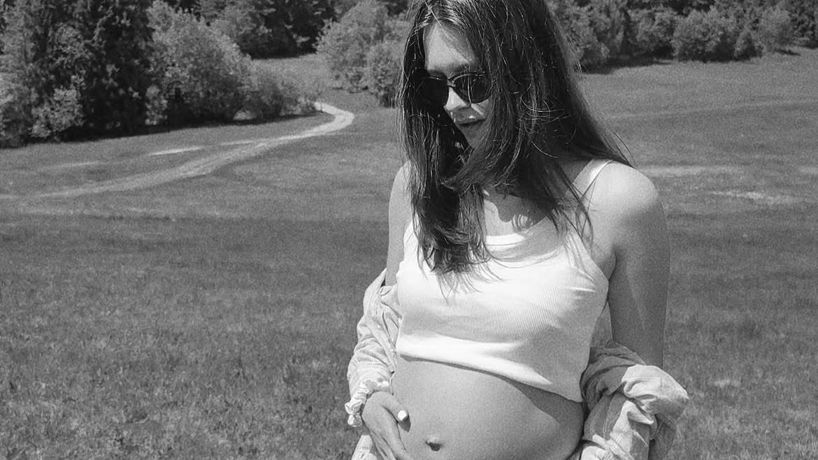 Čoskoro z nej bude štvornásobná mama: Naša influencerka zverejnila prvé zábery z fotenia
