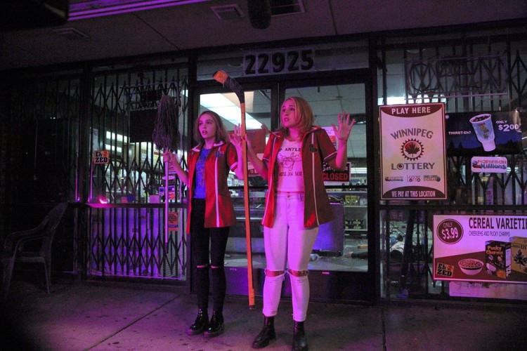 Lily-Rose Depp i Harley Quinn Smith w filmie 'Yoga Hosers'