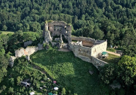 Ruiny - zamek widok ogólny