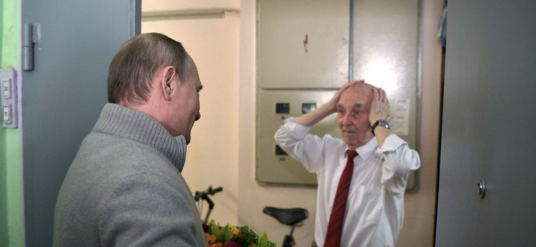 Putin kiedyś słuchał jego rozkazów, teraz sprawił mu niespodziankę. Oto reakcja byłego szefa KGB w Dreźnie [FOTO]