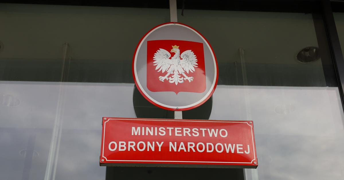  Audyt w MON. Tomczyk do Błaszczaka: Rekordziści zarabiali 600 tys. rocznie