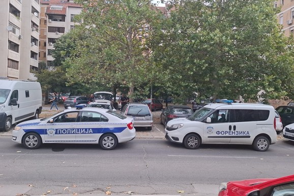 FILMSKA POTERA U NOVOM SADU! "Pali" pljačkaši iz "audija": Ojadili poznatu brzu hranu, a onda je usledila munjevita akcija policije (FOTO)