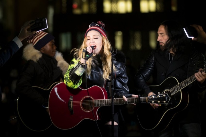 Madona podržala Hilari