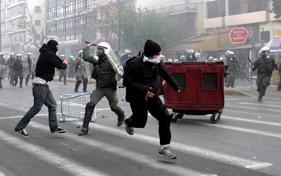 GREECE POLICE GUNFIRE