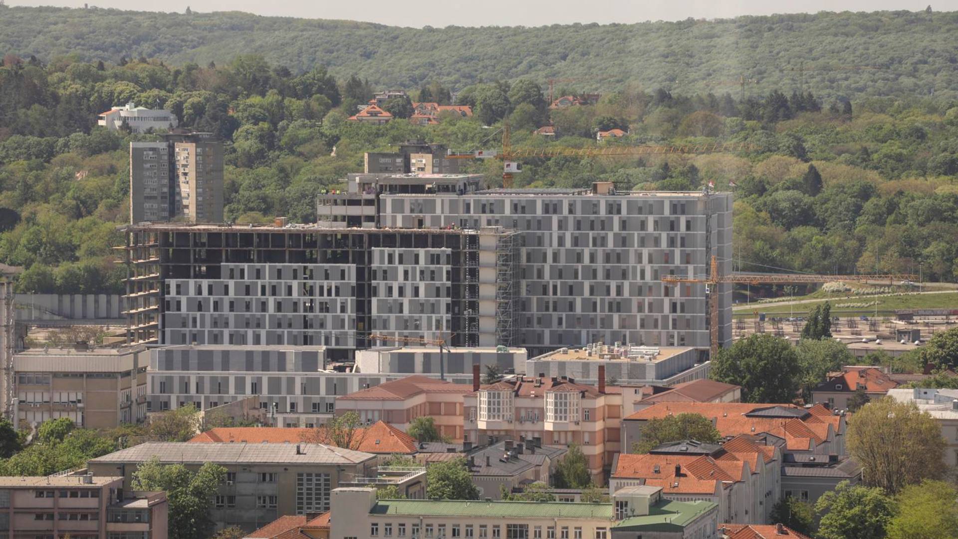 Ljudi dele račun za parking ispred Kliničkog centra Srbije i ne veruju šta vide