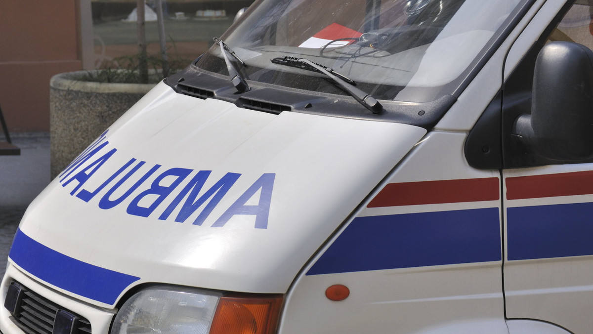 Gdańscy policjanci zatrzymali dwóch mężczyzn, którzy podejrzani są o kierowanie gróźb karalnych wobec ratowników medycznych i lekarzy. Do jednego zdarzenia doszło we Wrzeszczu, do drugiego – na Matarni.