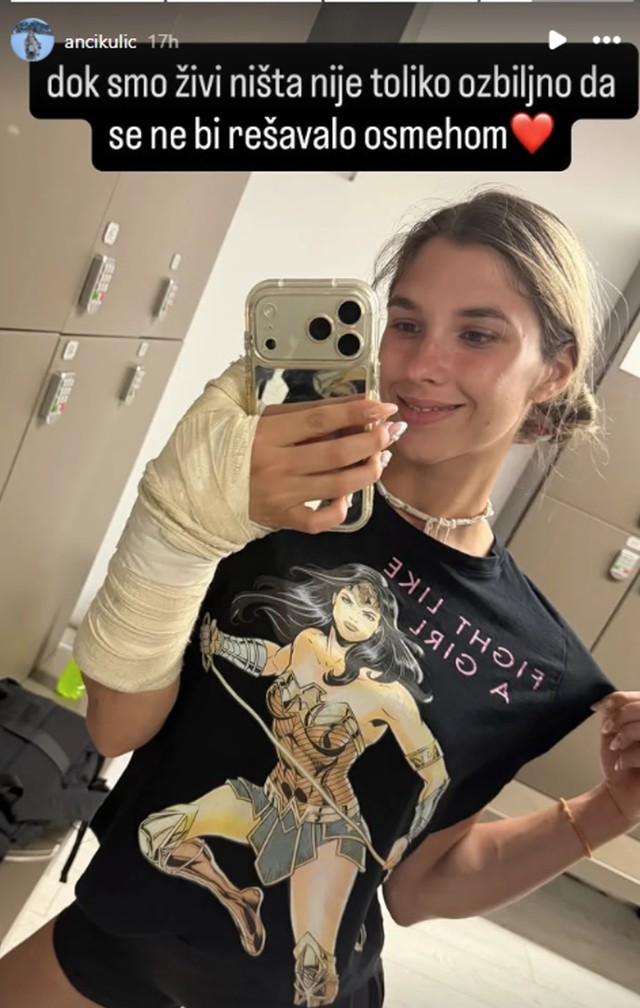 Ana Kulić sa zavijenom rukom