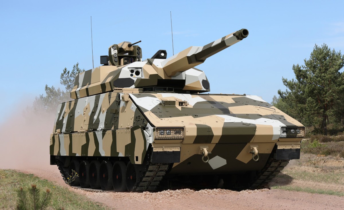Czołgi Leopard 2 oraz wozy bojowe Puma i Boxer zamiast samochodów i pociągów
