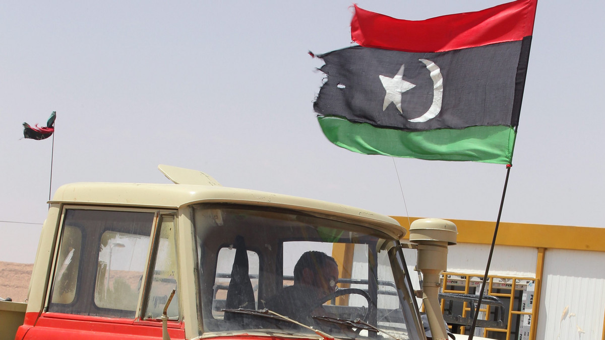 Okręty wojenne NATO ostrzelały dzisiaj "cele wojskowe i cywilne" w opanowanym przez rebeliantów nadmorskim mieście Misrata w zachodniej Libii oraz w sąsiednim mieście Zlitan - poinformowała państwowa telewizja libijska, powołując się na wojskowego rzecznika.