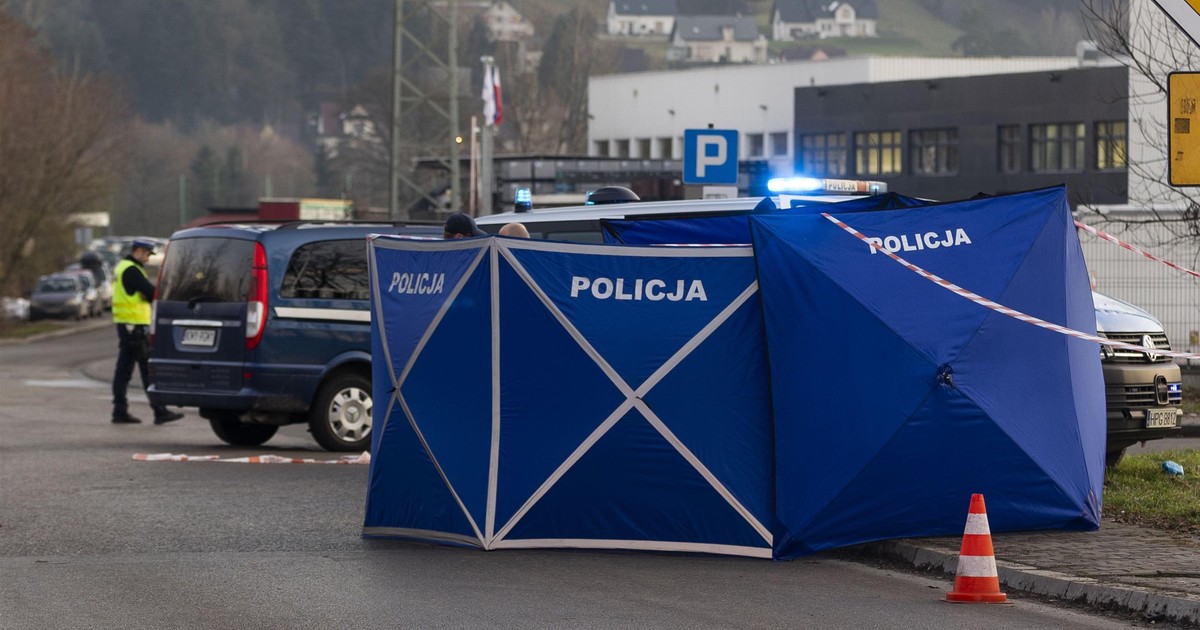 Atak nożownika w Myślenicach. Zaatakował kijem bejsbolowym, potem dźgał nożem