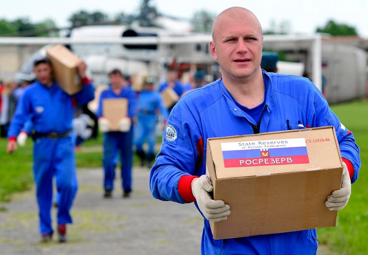 Powódź w Serbii - rozładunek pomocy z Rosji