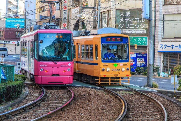 <b>Kierowcy</b>
<br><br>
To dla niektórych może okazać się zaskakujący wniosek, ale - zdaniem badaczy z Uniwersytetu Cincinnati - najbardziej narażeni na depresję są pracownicy transportu miejskiego i dalekobieżnego.