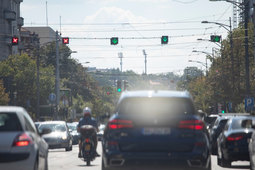 Izmenljivu signalizaciju u Kneza Miloša vozači brkaju sa semaforima
