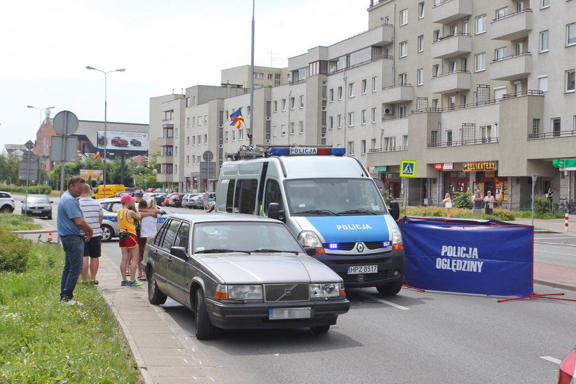 Strażnicy pilnują al. KEN