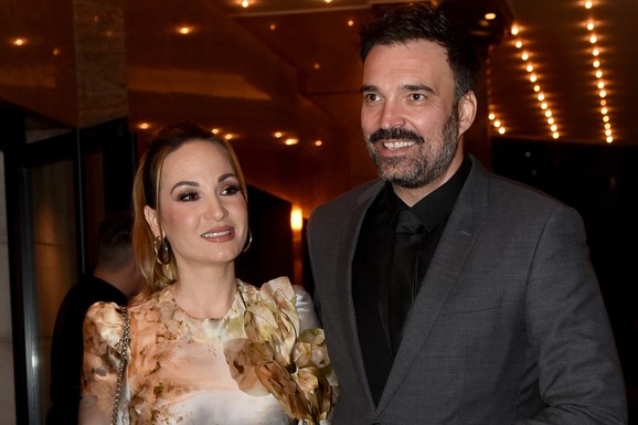 BOSILJČIĆ SE ZACENIO OD SMEHA ZBOG JELENINE IZJAVE "Biramo se svaki dan", evo šta joj je odmah rekao - nije mogao da se kontroliše