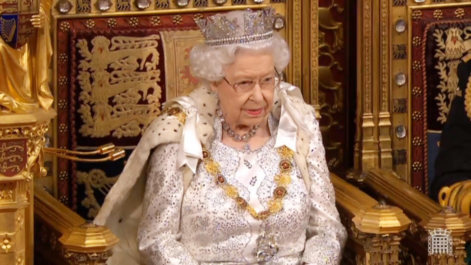 Elżbieta II otwiera nową sesję parlamentu