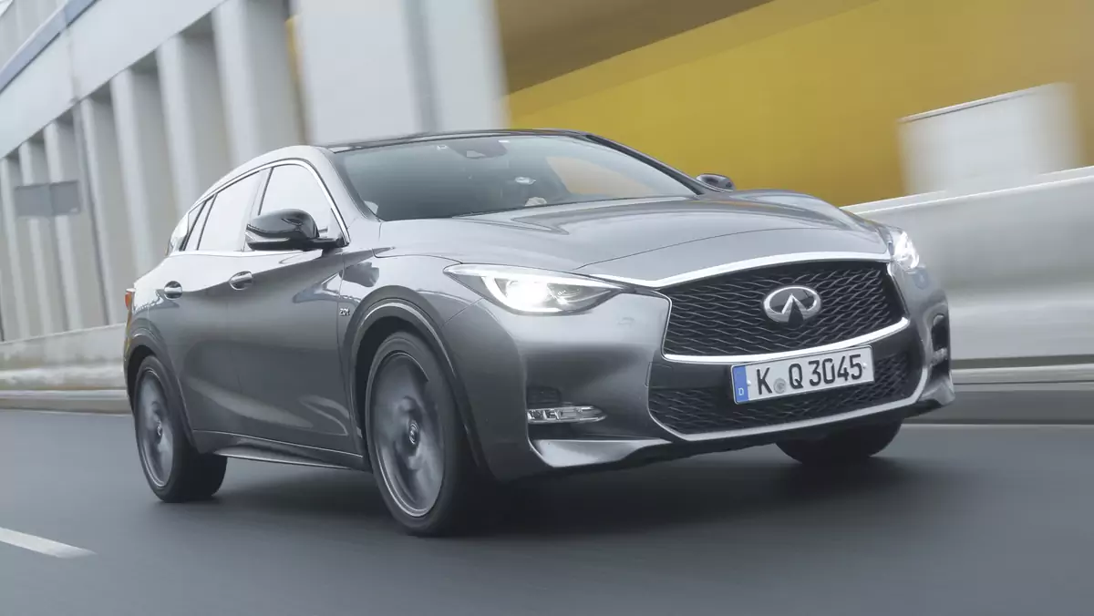 Infiniti Q30 2.0t AWD