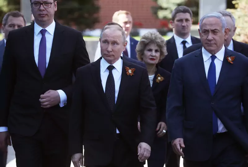 Od lewej: prezydent Serbii Aleksandar Vucić, Władimir Putin i premier Izraela Benjamin Netanyahu