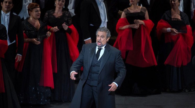 Placido Domingo áriái 16 éven át szórakoztatták az utca népét / Fotó: AFP