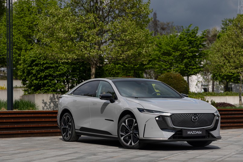 Nowa Mazda 6e