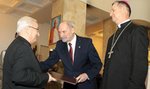 Macierewicz nagrodził 132 księży