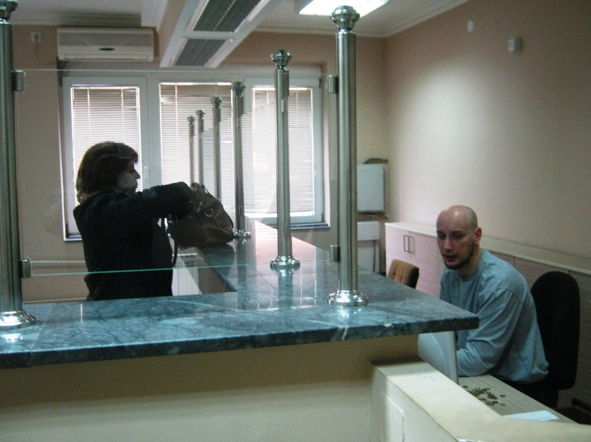 Ukoliko korisnik kredita trenutno otplaćuje kredit po fiksnoj kamatnoj stopi, Odlukom nije predviđen uticaj na takvu kamatnu stopu.