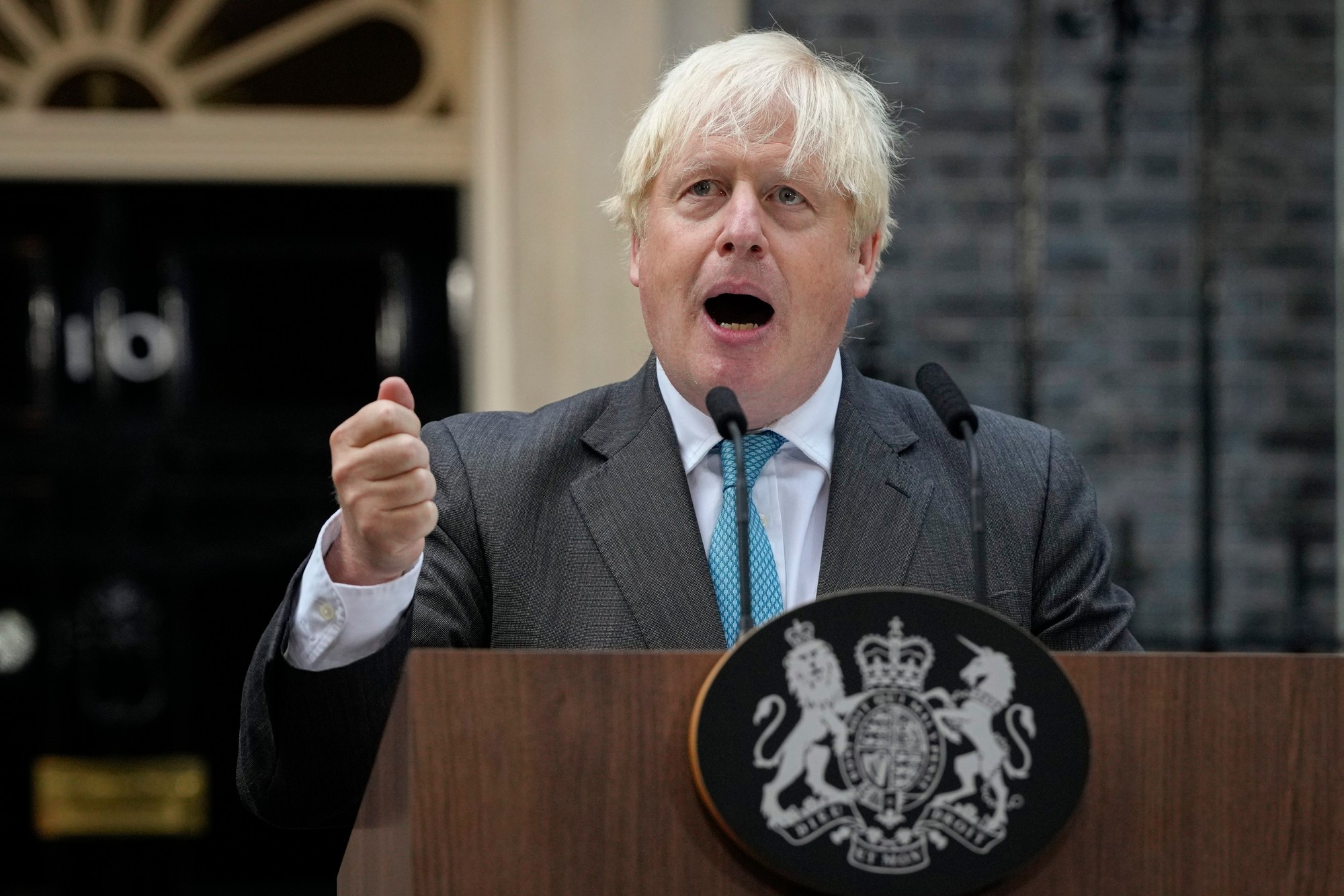 Johnson musí ako člen britského parlamentu priznávať všetky externé zdroje príjmov.