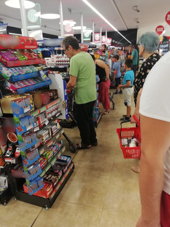 BLUR vojislav kostuncica, supermarket, arandjelovac 