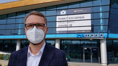 Poseł KO krytykuje rządową akcję szczepień. "To czysta propaganda"