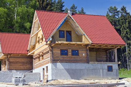 Rząd chce wybudować Polakom domy z drewna. Jest już projekt ustawy
